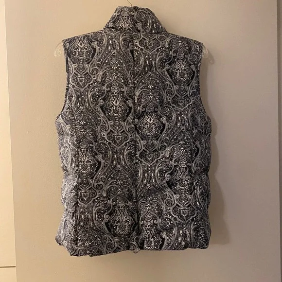 Talbots Black White Paisley Down Fill Puffer Vest Petite Small SP VN4926 - Picture 3 of 12